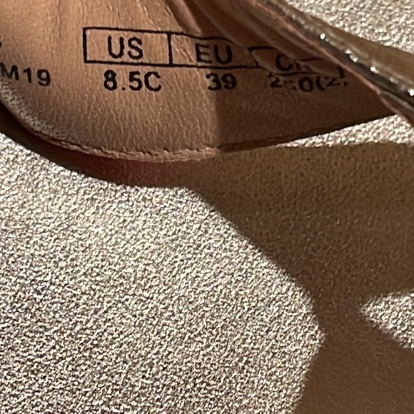 Stuart Weitzman Women’s Silver Zoelie Sandals Size 8.5 - Picture 6 of 8